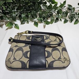 Coach Signature C Small Wristlet